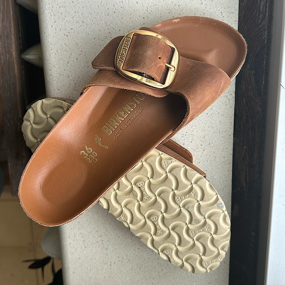 BIRKENSTOCKS Madrid Big Buckle